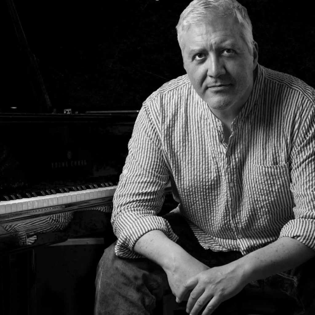 Rafael Vargas. Docente Máster en Neuromúsica