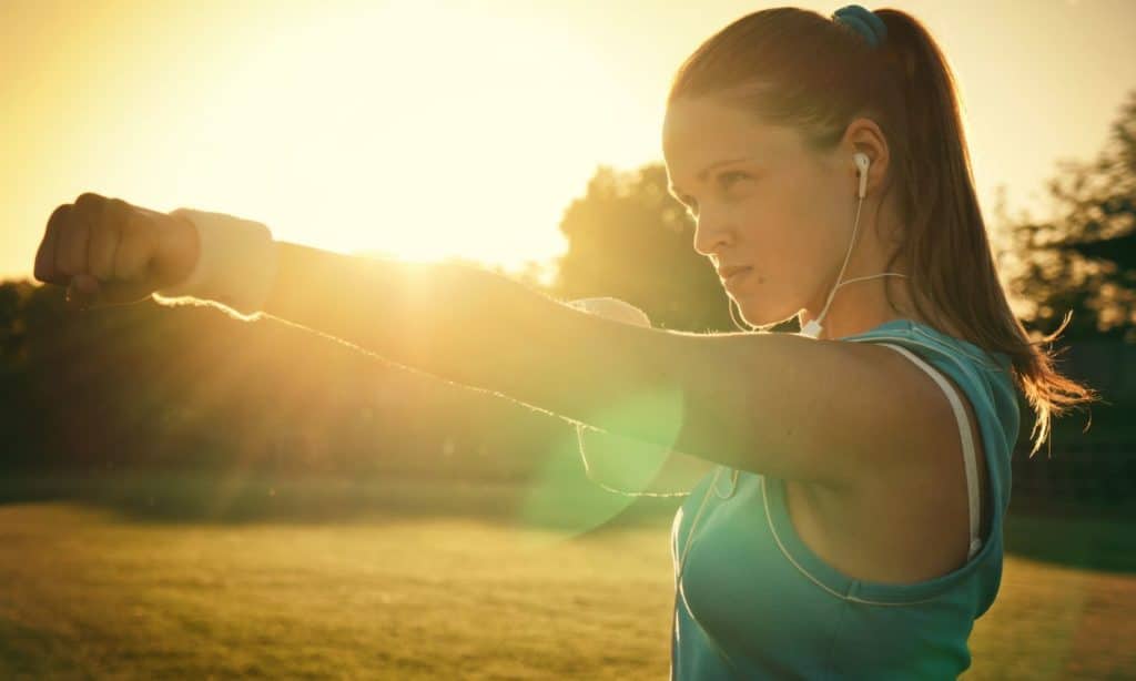 imagen-destacada-beneficios-practicar-deporte-musica